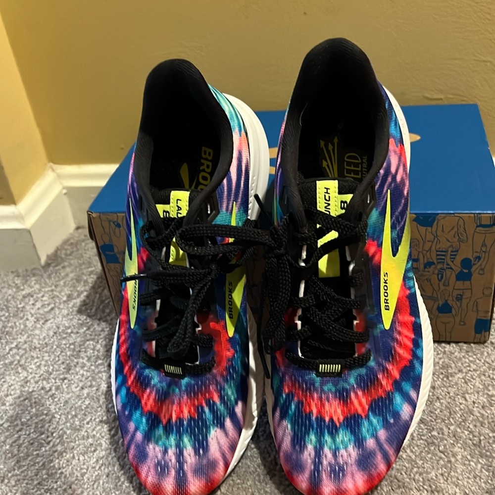 Brooks Launch 8
